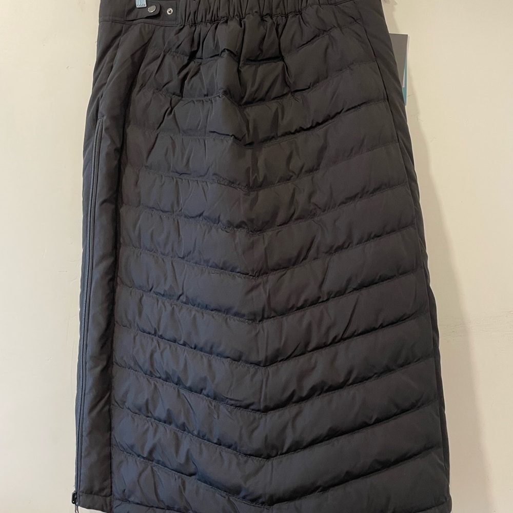 Black Quilted Pencil Skirt - Picture 4 of 5